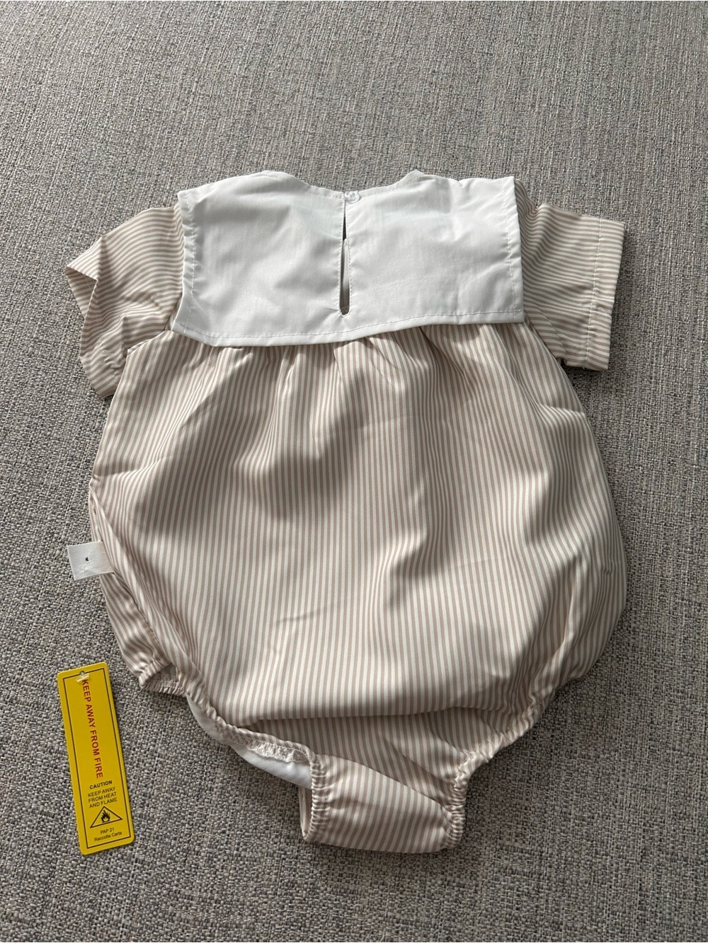 NWT Cream Baby One Piece with Teddy Bear Graphic. Size 18-24M - Picture 3 of 3
